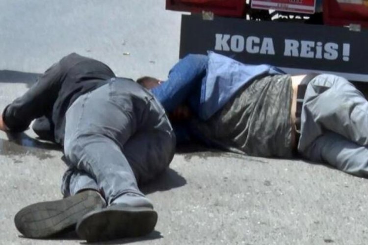 Antalya'da &ccedil;ocukların kavgasına aileler dahil oldu, ortalık karıştı