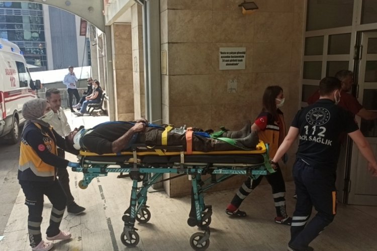 Zonguldak'ta başına taş d&uuml;şen maden iş&ccedil;isi yaralandı