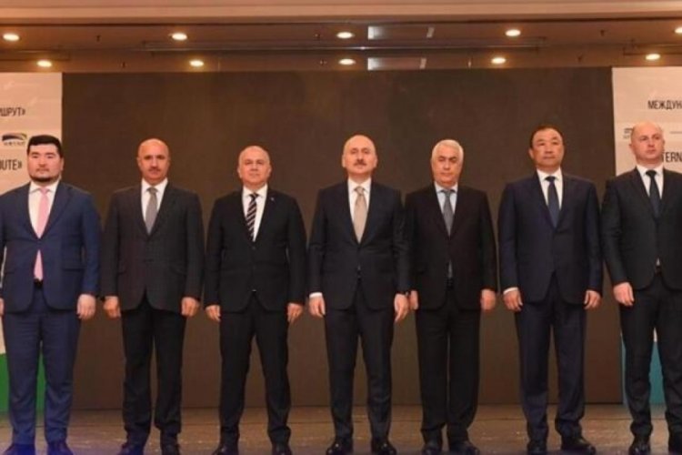 Bakan Karaismailoğlu'ndan a&ccedil;ıklama: &Ccedil;in'den Avrupa'ya tren 12 g&uuml;nde gidiyor