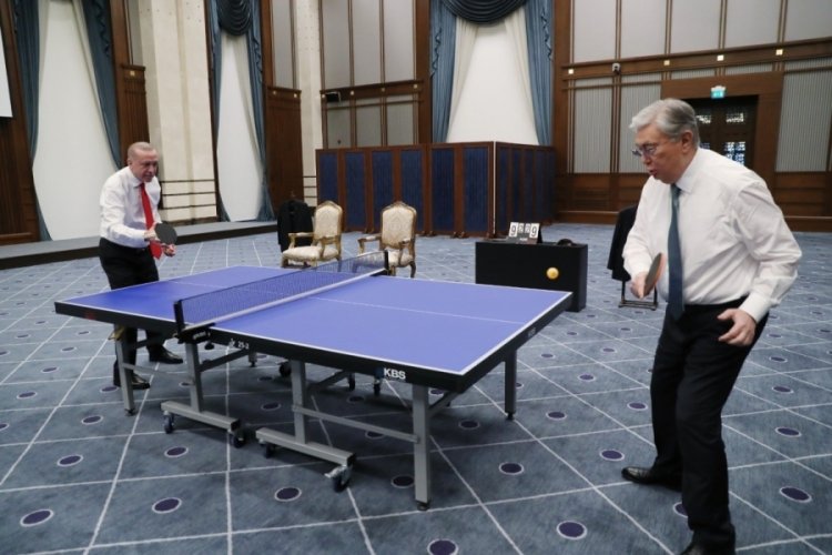 Cumhurbaşkanı Erdoğan,Tokayev ile masa tenisi oynadı