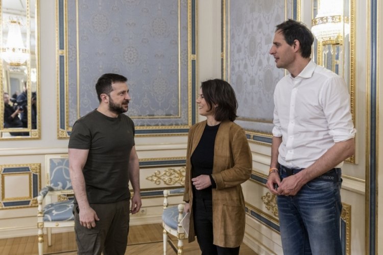 Almanya, Kiev B&uuml;y&uuml;kel&ccedil;iliğini yeniden a&ccedil;maya hazırlanıyor
