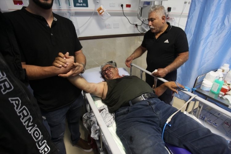İsrail g&uuml;&ccedil;leri Filistinli gazeteciyi vurdu