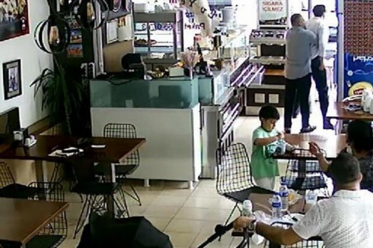 Adana'da, 'Heimlich manevrası' hayat kurtardı