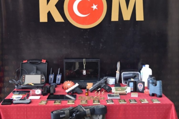 Sahte MİT'&ccedil;inin aracında silah, tarihi eser ve uyuşturucu bulundu