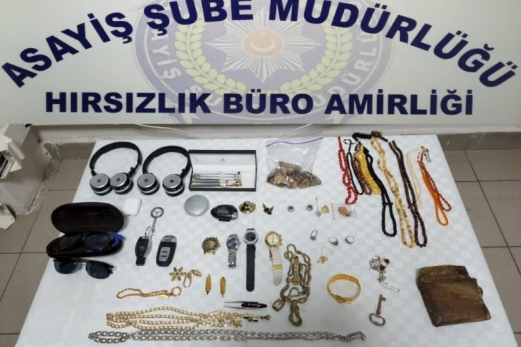 Ankara'da otomobil ve ziynet eşyası &ccedil;alan ş&uuml;pheliler tutuklandı
