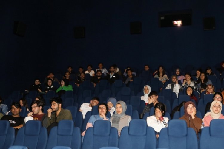 Diyarbakır'da 100 &ouml;ğrenci sinema keyfi yaşadı