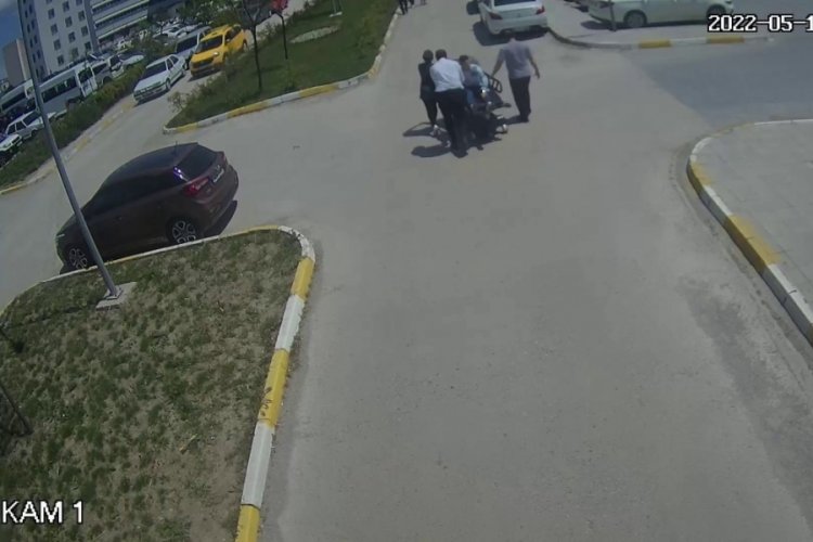 Epilepsi n&ouml;beti ge&ccedil;iren yolcuyu otob&uuml;sle hastaneye yetiştirdi