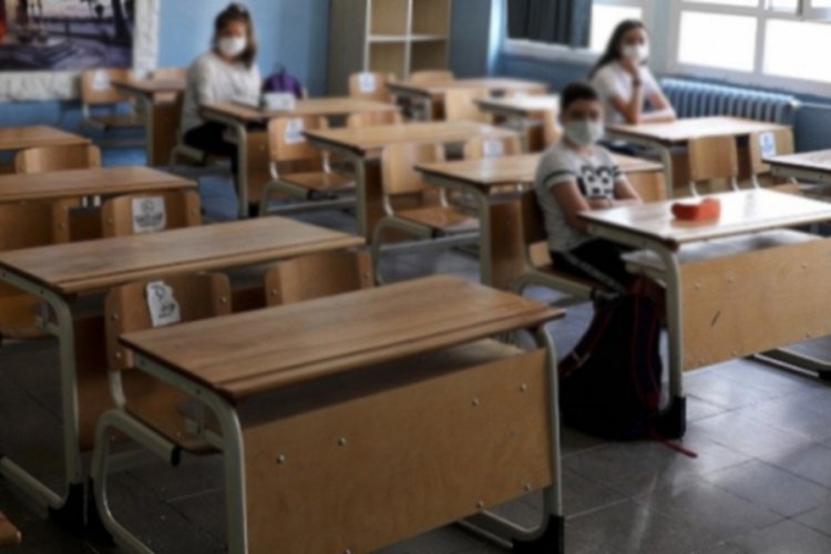 Okul peteklerini hurdacıya satan &ouml;ğretmen tutuklandı