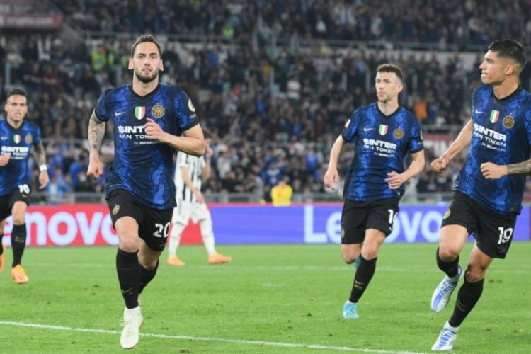 Hakan &Ccedil;alhanoğlu attı, Inter kupaya uzandı