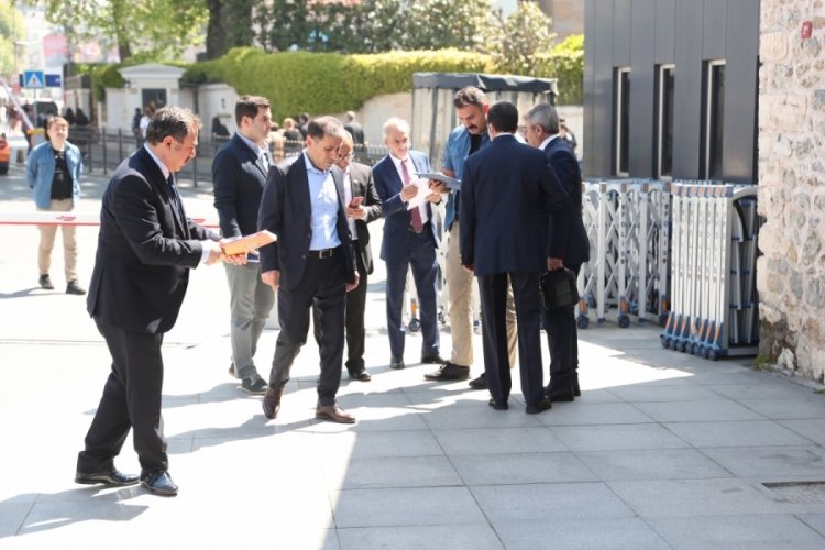 Bakan Nureddin Nebati İstanbul'da sekt&ouml;r temsilcileriyle g&ouml;r&uuml;ş&uuml;yor
