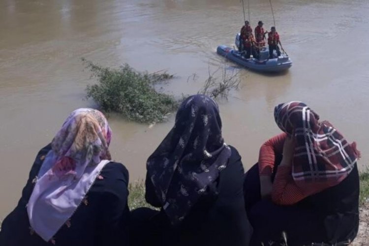 16 yaşındaki gen&ccedil;, serinlemek i&ccedil;in girdiği nehirde kayboldu