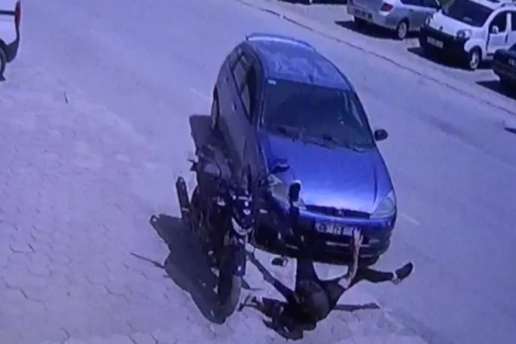 Bursa'da otomobil ile motosiklet &ccedil;arpıştı