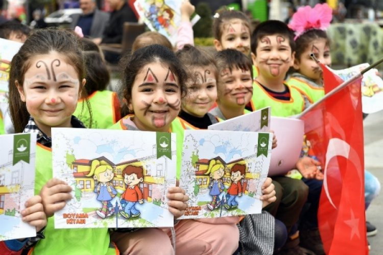 Bursa'da kitap şenliği d&uuml;zenlendi