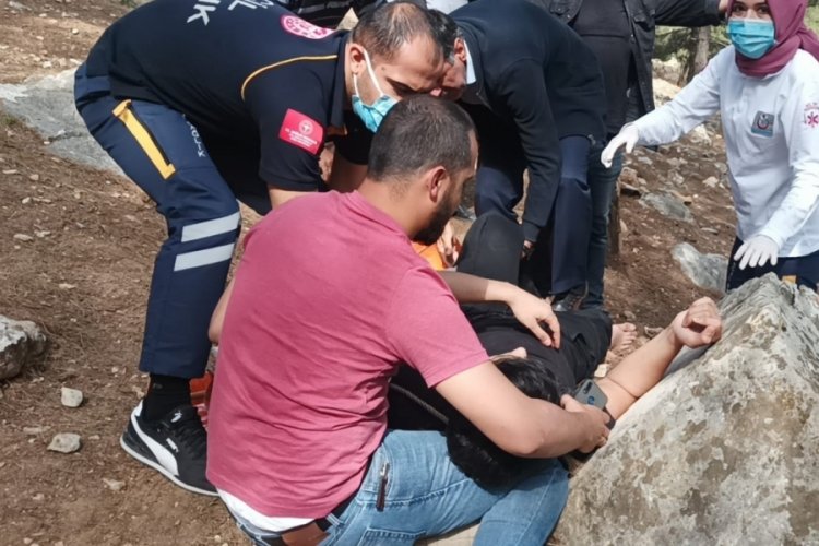 Adıyaman'da piknik yapan polis, bı&ccedil;akla hayat kurtardı