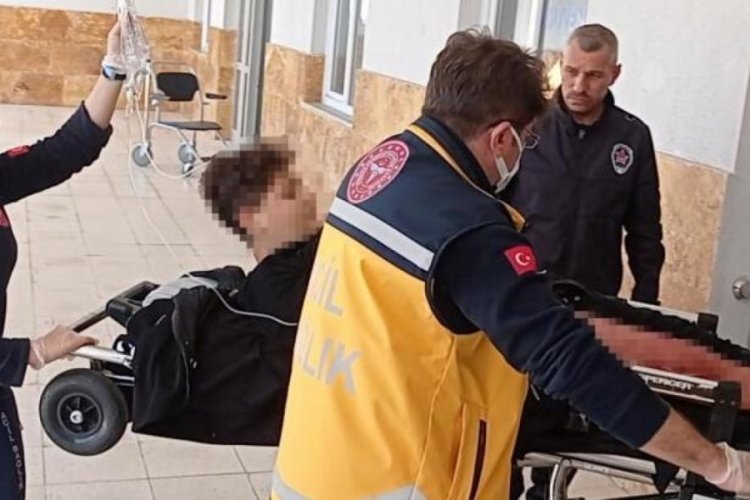 Sivas'ta 14 yaşındaki gen&ccedil; karnından bı&ccedil;aklandı