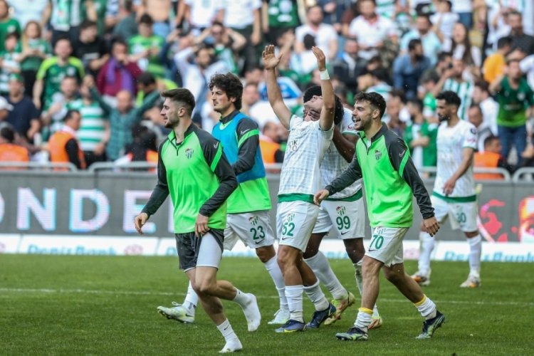 Bursaspor'da tarihi gol&uuml;, kahramanları anlattı!