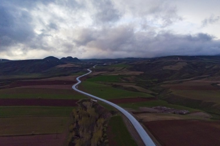 Bulutla kaplanan Atat&uuml;rk Dağı'nda g&ouml;rsel ş&ouml;len