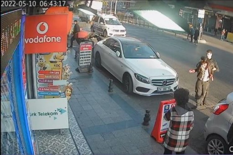 İstanbul Beyoğlu'nda kardeşlerin "omuz atma" kavgası