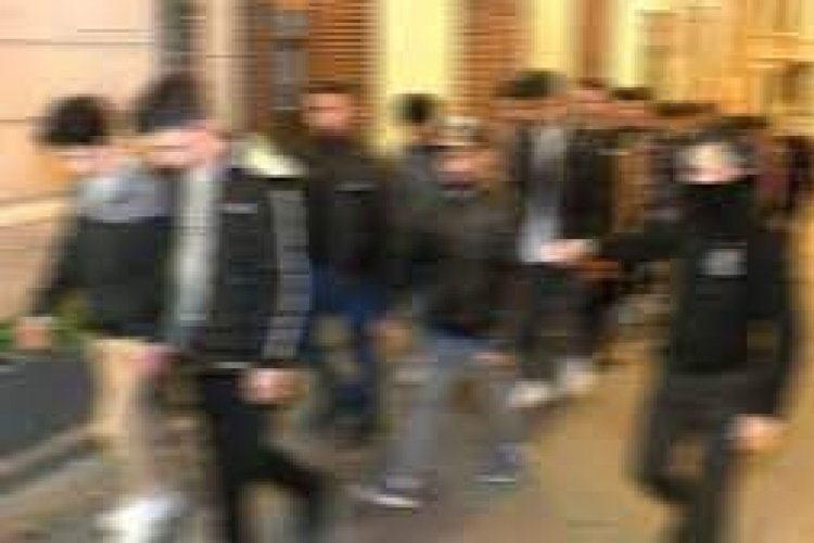 'Huzur Operasyonu'... İ&ccedil;işleri Bakanlığı: 3 bin 12 d&uuml;zensiz g&ouml;&ccedil;men yakalandı