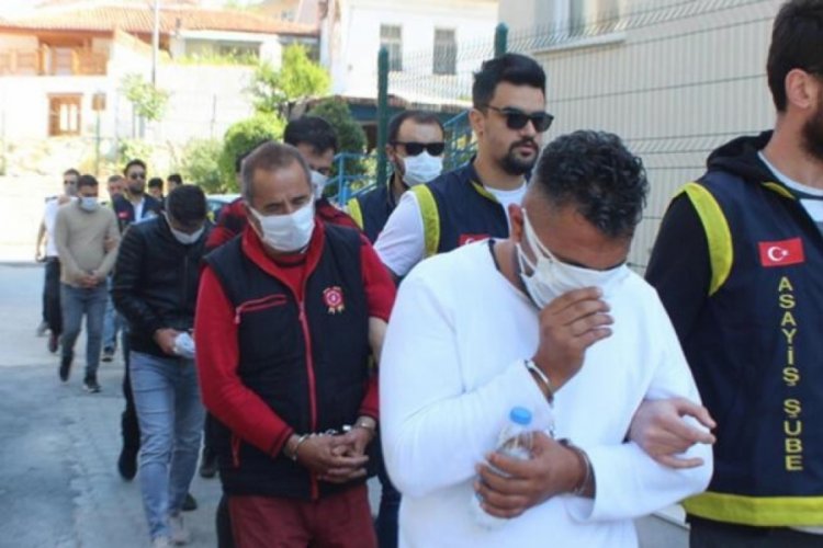 Fuhuş &ccedil;etesinin şifreleri &ccedil;&ouml;z&uuml;ld&uuml;! 13 kişi g&ouml;zaltına alındı