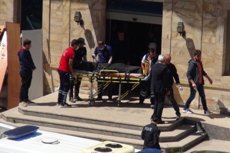 Giresun'da iş&ccedil;ilerin &uuml;zerine asans&ouml;r kabini d&uuml;şt&uuml;: 1 &ouml;l&uuml;