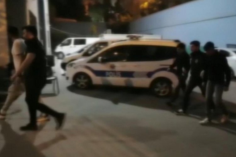 İstanbul'da kalabalığa aracıyla giren s&uuml;r&uuml;c&uuml;y&uuml; d&ouml;venler yakalandı