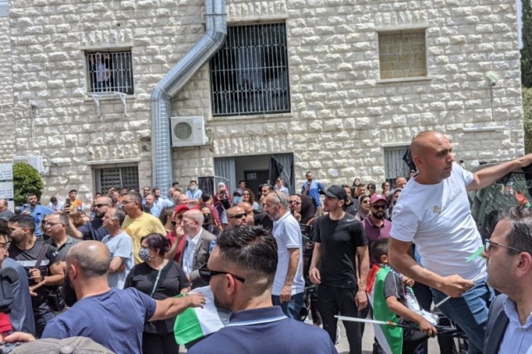 Gazeteci Akleh son yolculuğuna uğurlandı