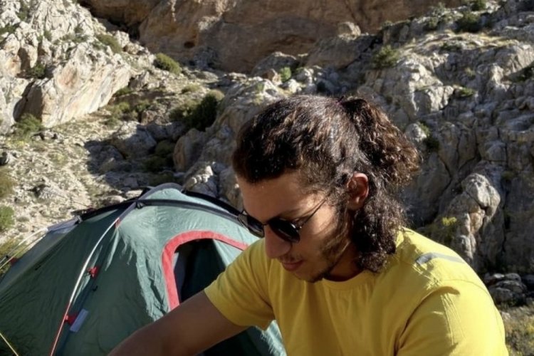 23 yaşındaki &ouml;ğrenci barfiks demirine asılı halde &ouml;l&uuml; bulundu
