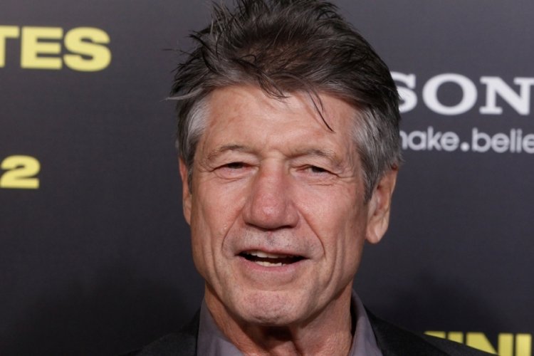 &Uuml;nl&uuml; oyuncu Fred Ward hayatını kaybetti