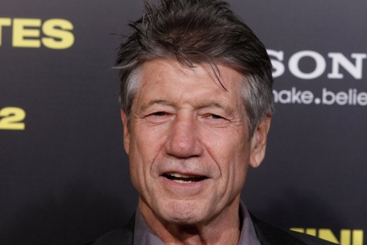 &Uuml;nl&uuml; oyuncu Fred Ward hayatını kaybetti