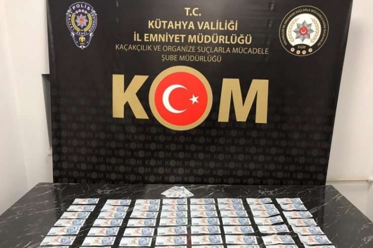 Piyasaya sahte para s&uuml;ren iki kişi yakalandı