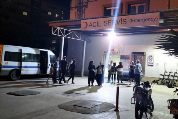 Kamyonetin altında kalan 2 &ccedil;ocuk hayatını kaybetti