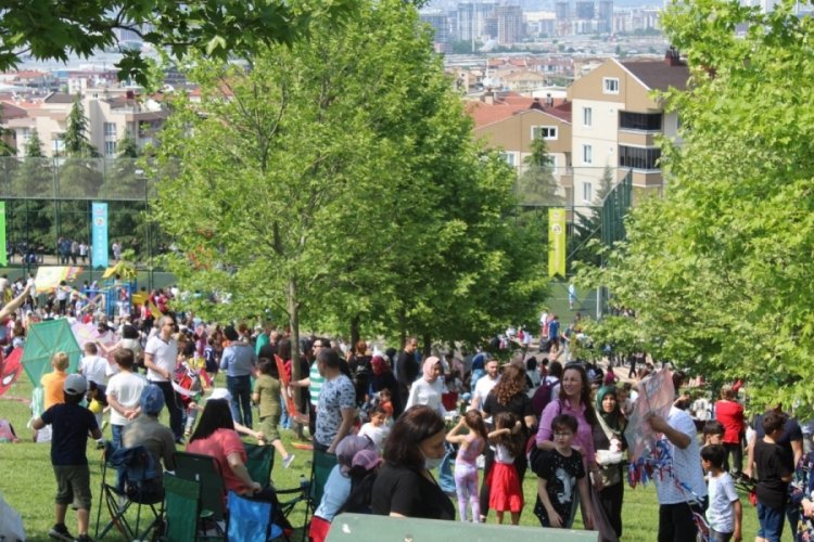 Bursa'da 30 bin kişinin katılımıyla, bahar ve spor şenliği