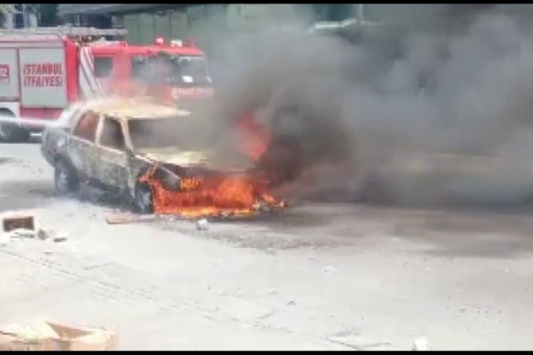 İstanbul'da alev topuna d&ouml;nen otomobil hareket etti