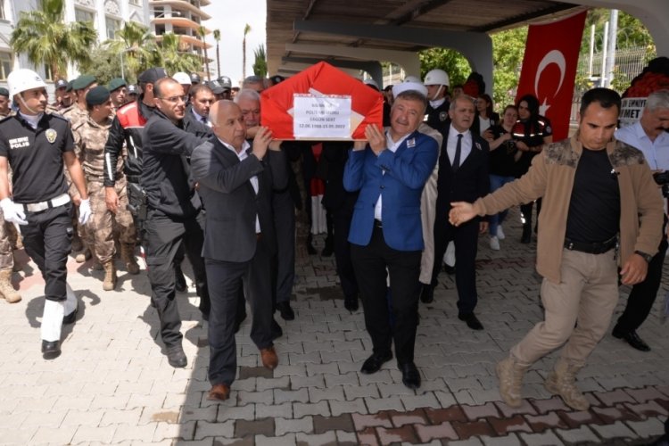 Polis memuru Erg&uuml;n Sert, izin d&ouml;n&uuml;ş&uuml; trafik kazasında &ouml;ld&uuml;