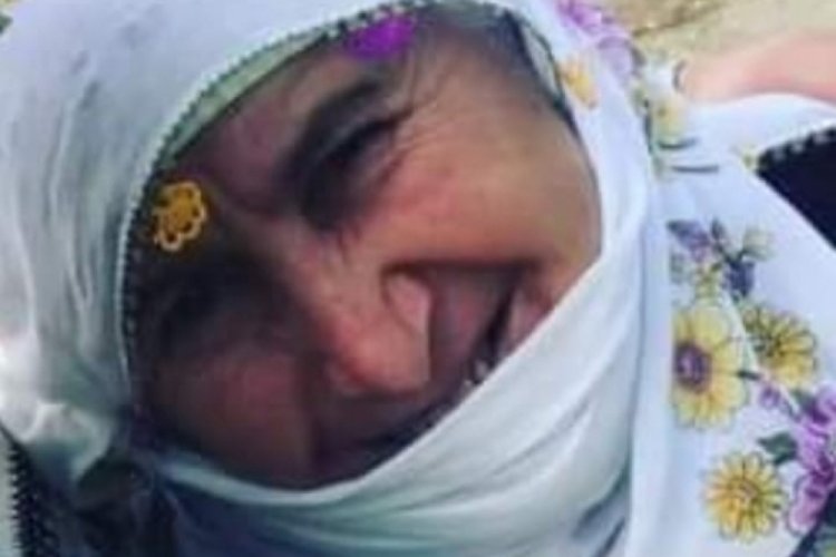 &Uuml;zerine k&uuml;t&uuml;k devrilen kadın hayatını kaybetti