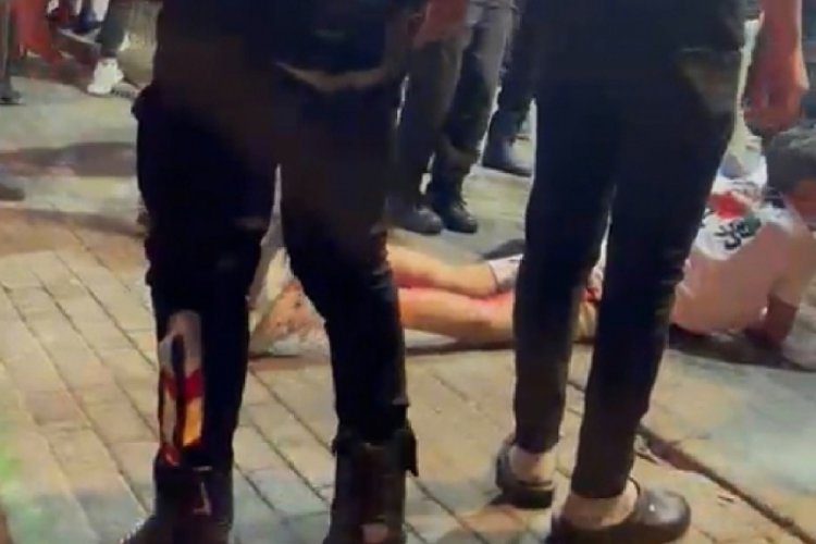 Bursa'da tanımadığı kişi tarafından bı&ccedil;aklandı