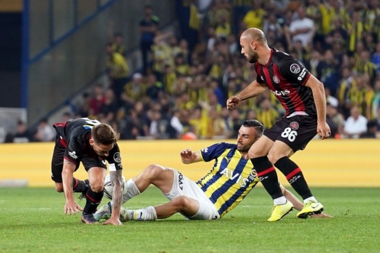 Fenerbah&ccedil;e 12 ma&ccedil; sonra gol atamadı