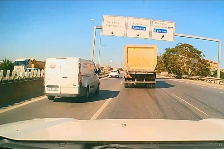 İstanbul'da kamyonun korkutan manevrası