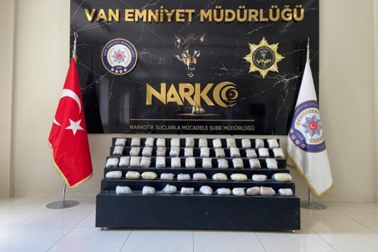 Van'da polis ekipleri 30 kilo uyuşturucu ele ge&ccedil;irdi