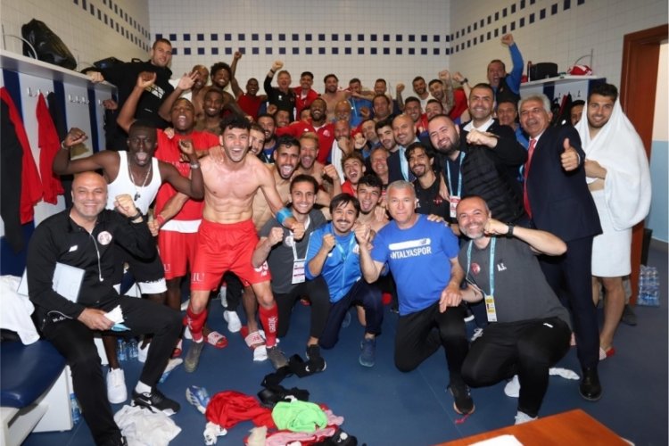 Antalyaspor'un yenilmezlik serisi 15 ma&ccedil;a y&uuml;kseldi