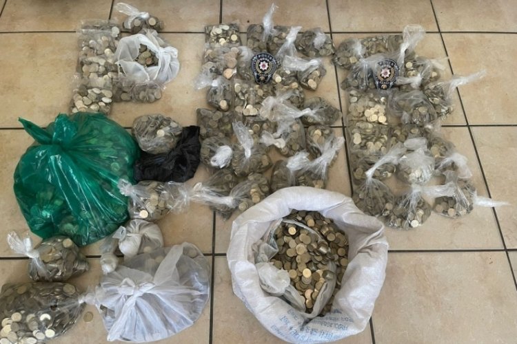 Tedav&uuml;ldeki bozuk paraları satan şahsa g&ouml;zaltı