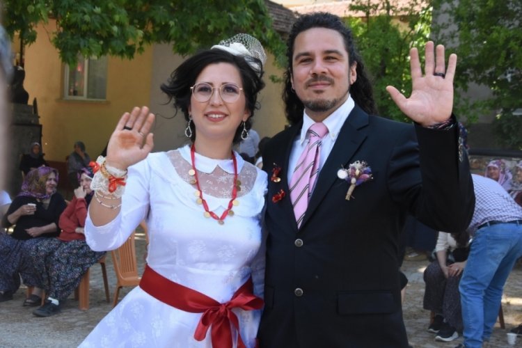 Brezilyalı m&uuml;zisyen T&uuml;rk kızıyla evlendi, &ccedil;iftetelli oynadı