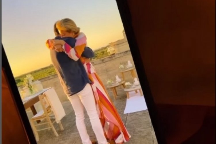 Burcu Esmersoy, evlilik teklifini paylaştı