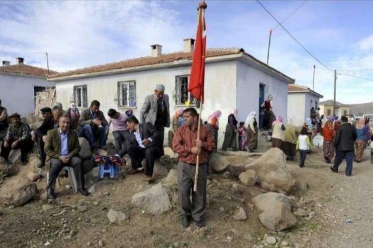 D&uuml;ğ&uuml;nde 3 kişiyi yaralayan maganda tutuklandı