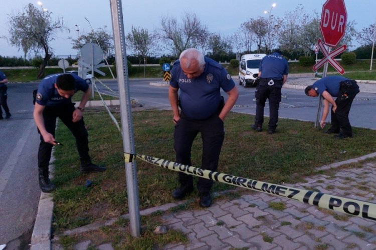 Silahlı bı&ccedil;aklı kavga: 2 yaralı