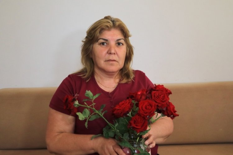 &Ccedil;ocukları &ccedil;i&ccedil;ek yolladı sandı, imzaladığı kağıt hayatını kararttı