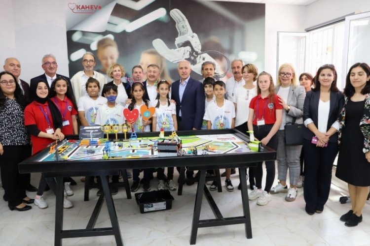 Mersin'de bir ortaokulda Robotik Kodlama At&ouml;lyesi t&ouml;renle a&ccedil;ıldı