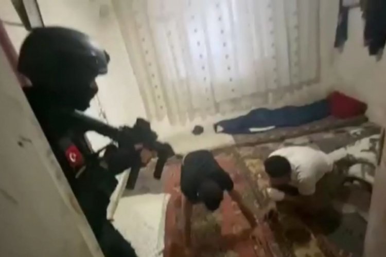 Bursa'da 1'i canlı bomba 3 DEAŞ'lı yakalandı