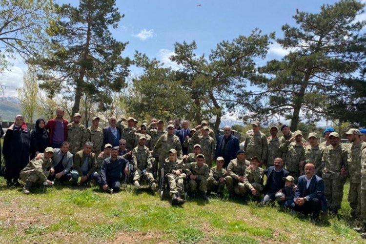 Bitlis'te &ouml;zel bireylerin askerlik heyecanı